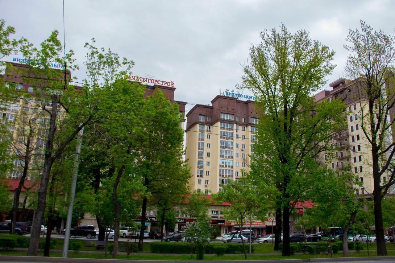 Hostel - Guest House Meyman Almaty Bagian luar foto