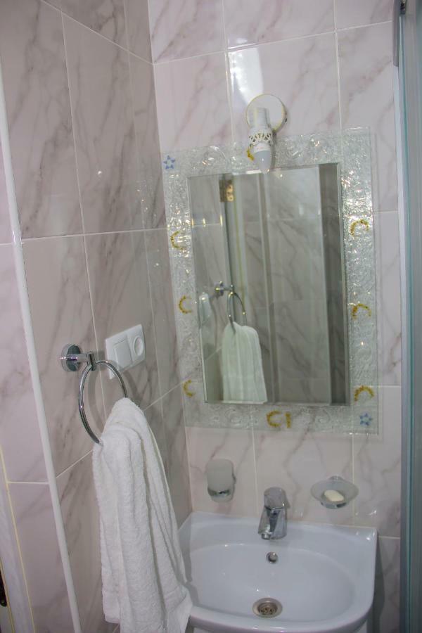Hostel - Guest House Meyman Almaty Bagian luar foto